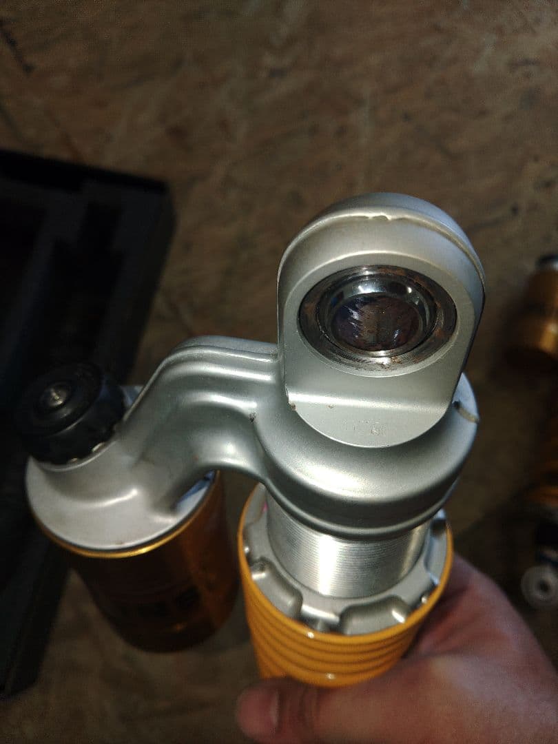 Öhlins サスペンションショック オレンジ/シルバーホンダCB1300