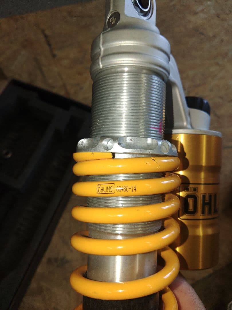 Öhlins サスペンションショック オレンジ/シルバーホンダCB1300