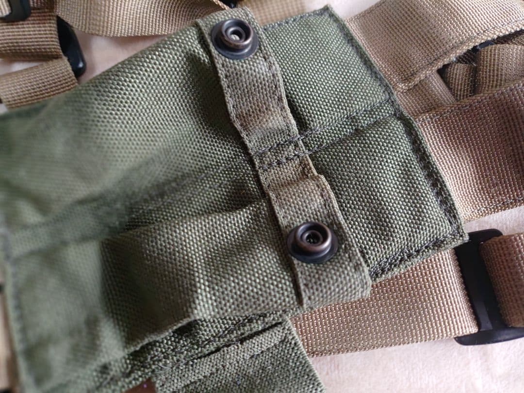 イーグル。EAGLE製品。ハーネスホルスター。自衛隊。米軍。サバゲーコスプレ。