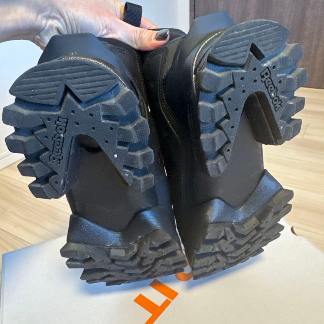 リーボック インスタポンプフューリー ミッド　黒　25.5センチ