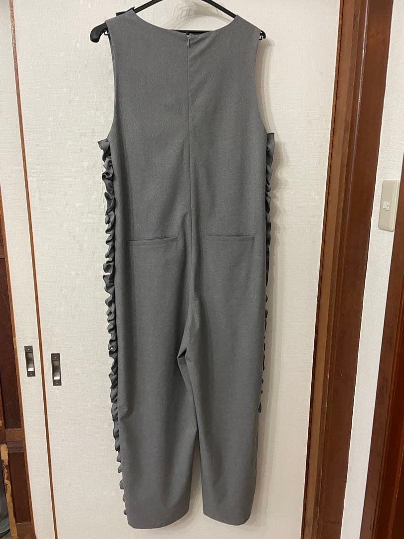 オンワード#Newans グレー フリル付きオールインワン