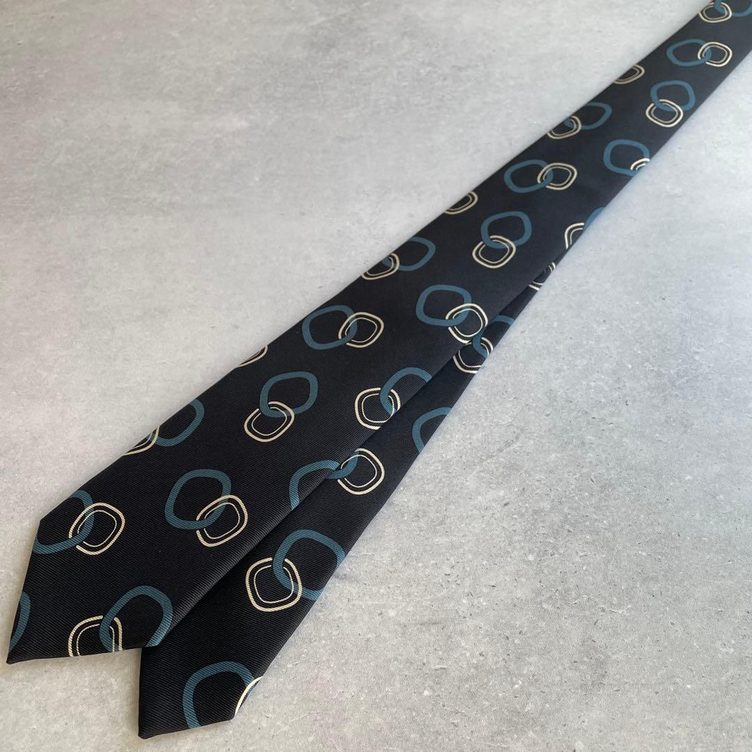 25年秋冬新作Holiday&Brownホリデー&ブラウン　幾何学柄プリントタイ