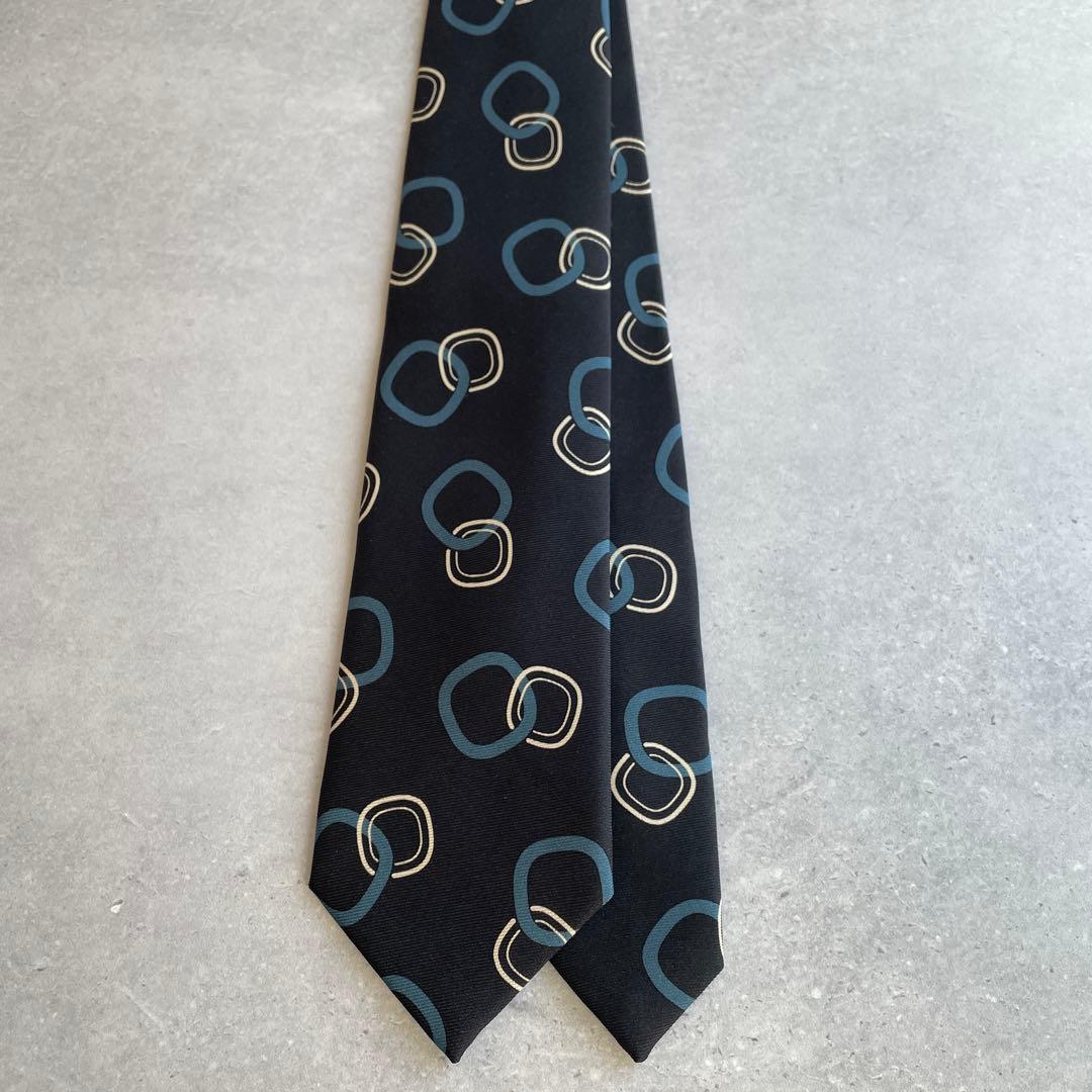 25年秋冬新作Holiday&Brownホリデー&ブラウン　幾何学柄プリントタイ