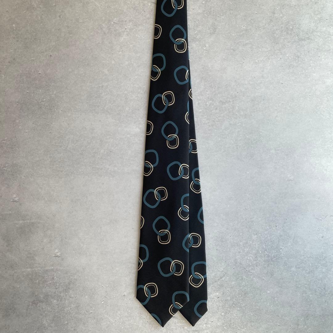 25年秋冬新作Holiday&Brownホリデー&ブラウン　幾何学柄プリントタイ