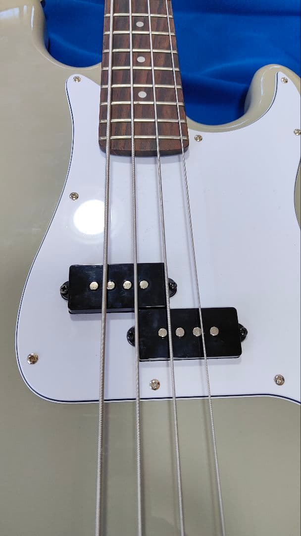 プレイテックグレー エレキベース アルダー材