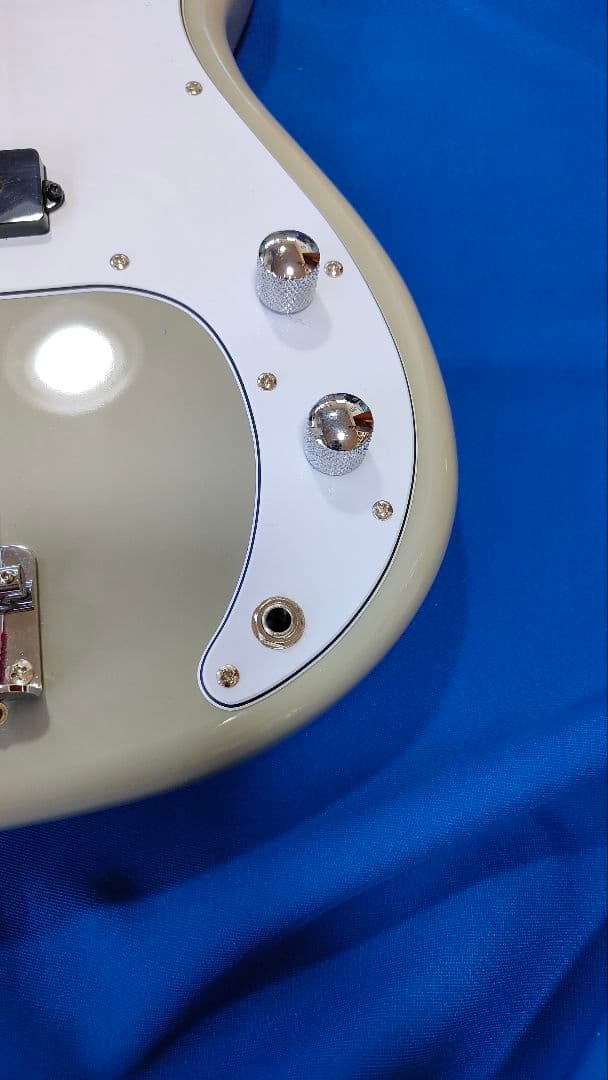 プレイテックグレー エレキベース アルダー材