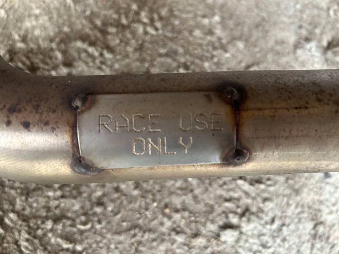 アバルト 595マフラー マニエッティマレリ ボンバルドン 4本出し