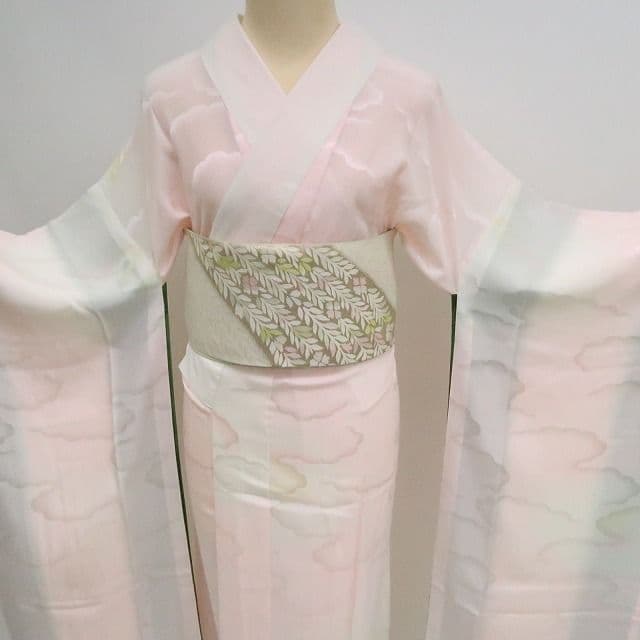 ｍ1972＊美品 正絹 金通し 金駒刺繍 桜 手縫い仕立て 振袖・襦袢2点セット