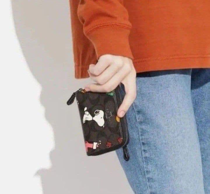 新品未使用コーチ二つ折り財布スヌーピーブラウンレディースメンズ送料無料即日発送