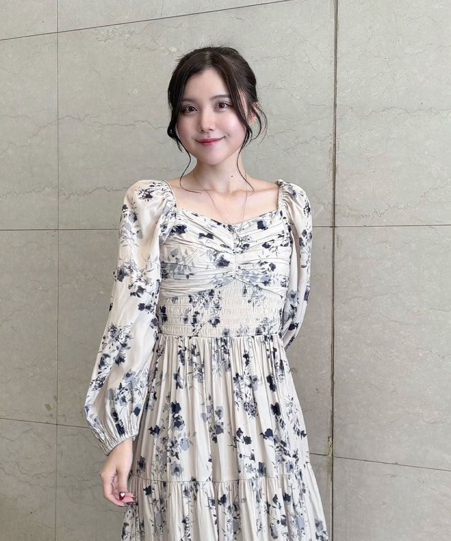 大人気完売 ココディール シャーリングティアードフラワーワンピース