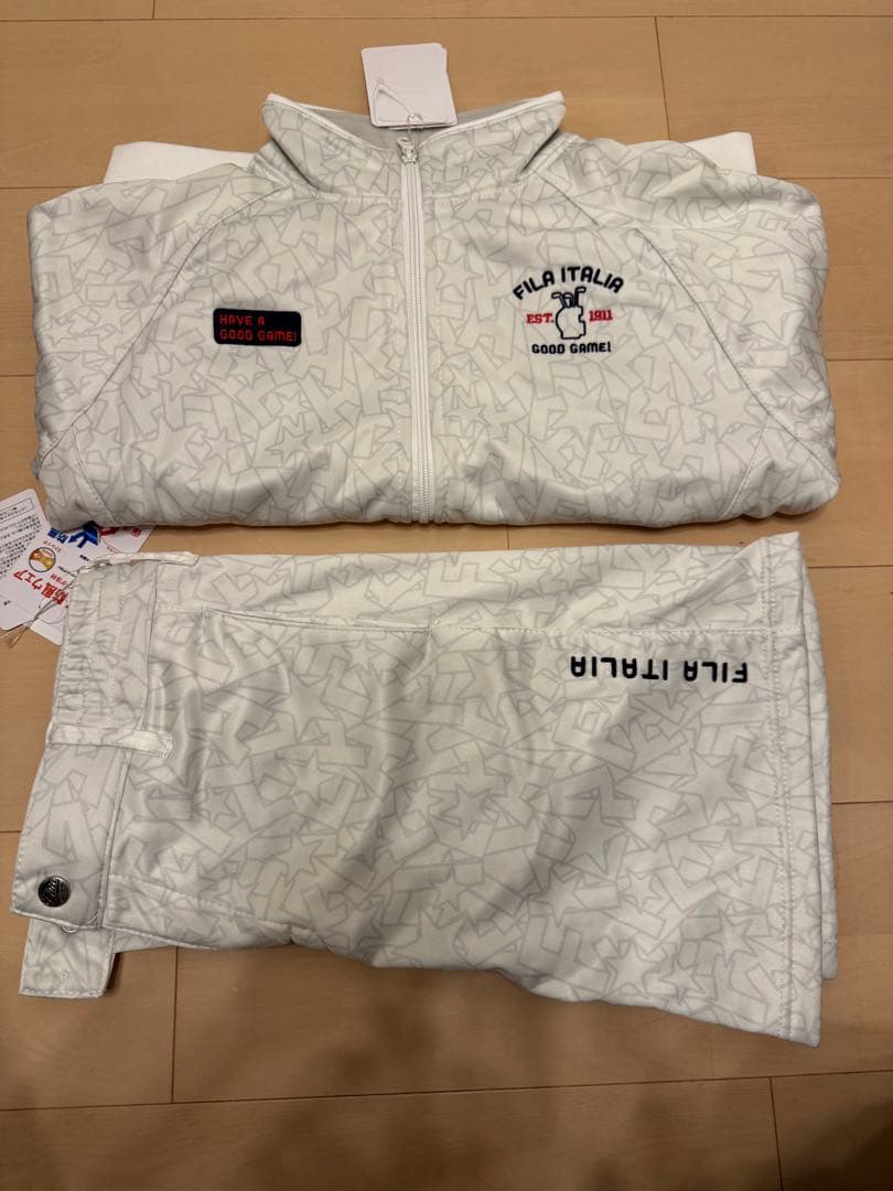 防寒防風ゴルフウェア　上下　ジャケットとスカート　Lサイズ　新品タグ付　冬