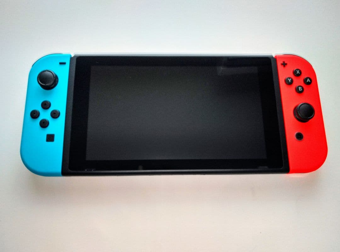 ★美品★nintendo switch 本体／ゲームソフト3本付き