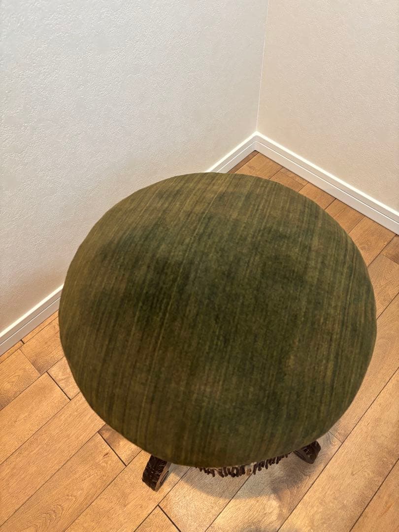 オリーブグリーン フリンジ付きスツール　ピアノ　椅子　彫刻　アンティーク