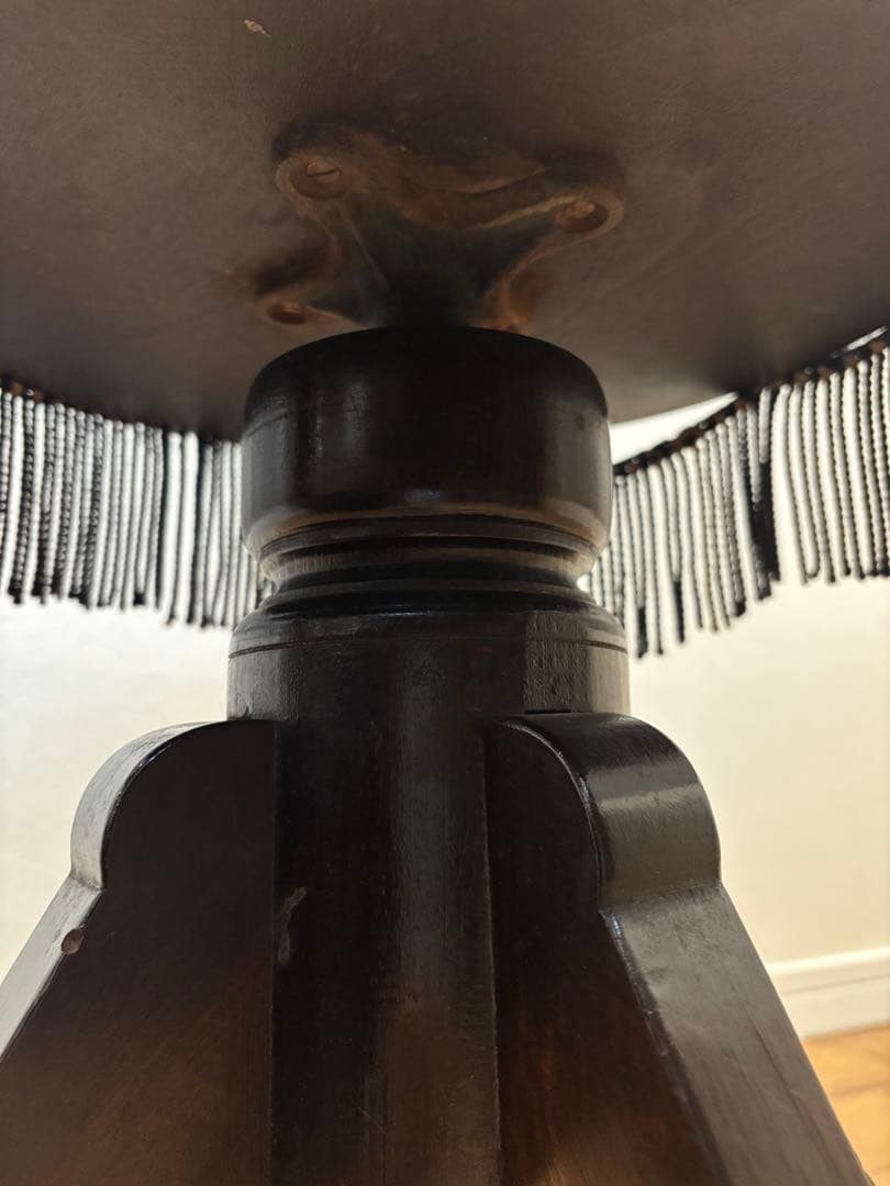 オリーブグリーン フリンジ付きスツール　ピアノ　椅子　彫刻　アンティーク