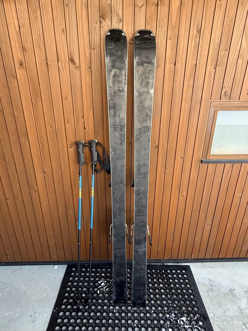 ATOMIC アトミックSAVOR5 スキー板 149cm ポール付き