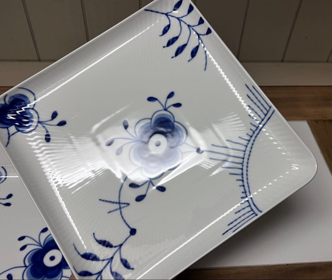 ブルーフルーテッド　メガ　スクエアディッシュ　20cm　2枚