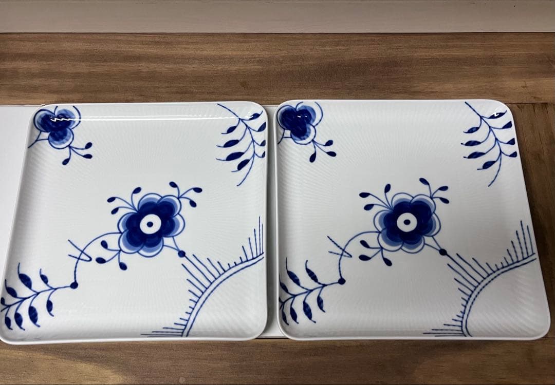 ブルーフルーテッド　メガ　スクエアディッシュ　20cm　2枚