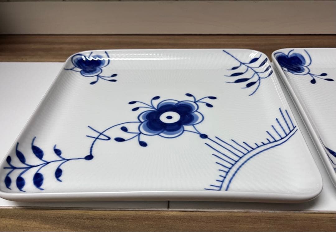 ブルーフルーテッド　メガ　スクエアディッシュ　20cm　2枚