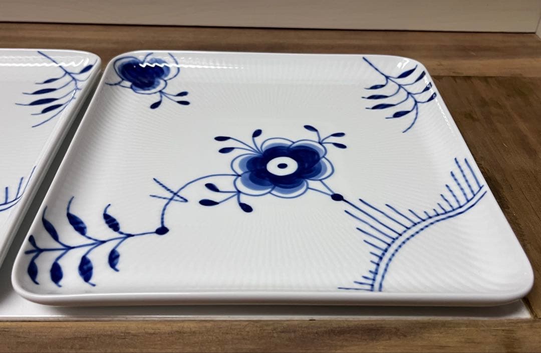 ブルーフルーテッド　メガ　スクエアディッシュ　20cm　2枚