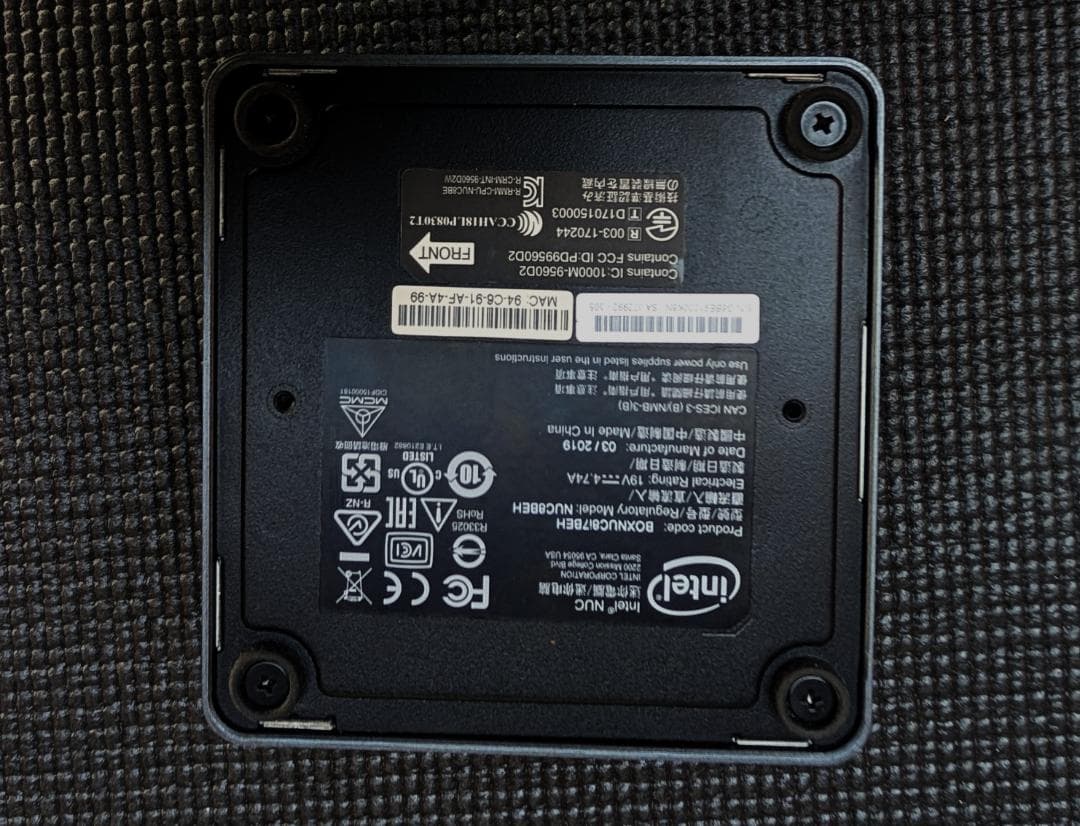 ミニPC　Intel NUC8i7BEH ベアボーン（完成品）