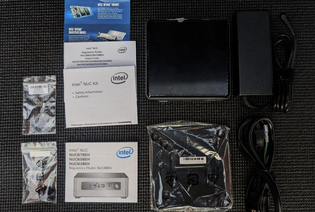 ミニPC　Intel NUC8i7BEH ベアボーン（完成品）