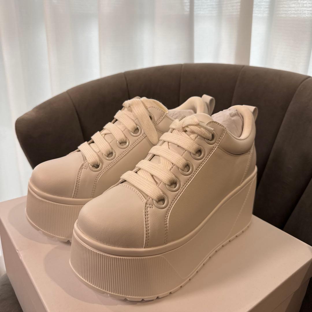 ［新品未使用］Mサイズ　鈴木亜美さん　プラットフォームスニーカー