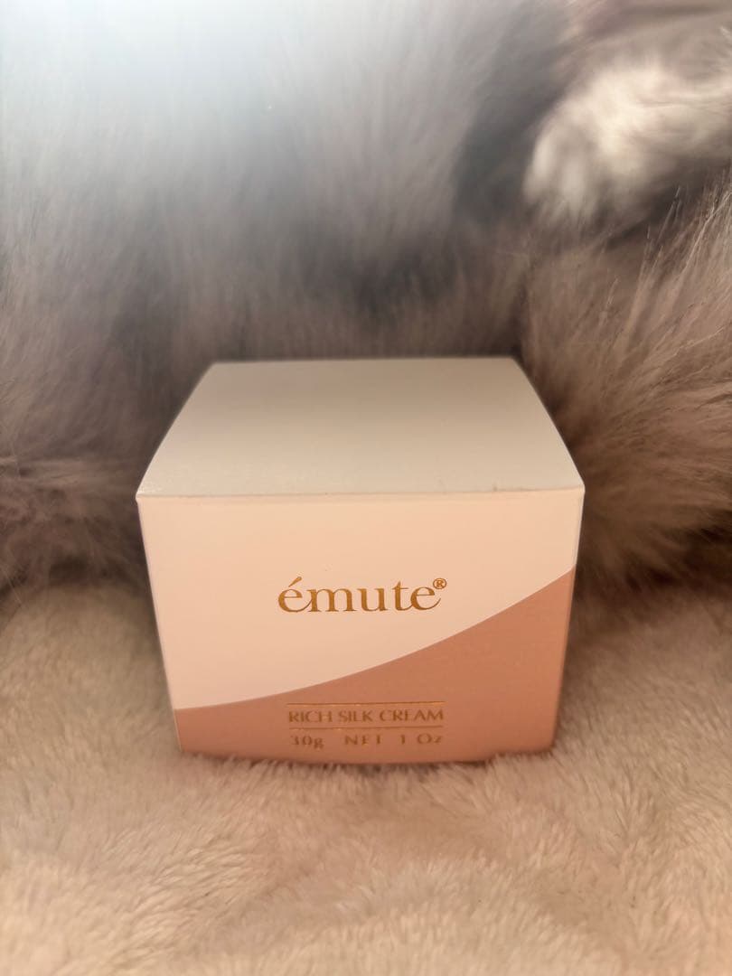 美容液＋クリーム×2点　エミューテ