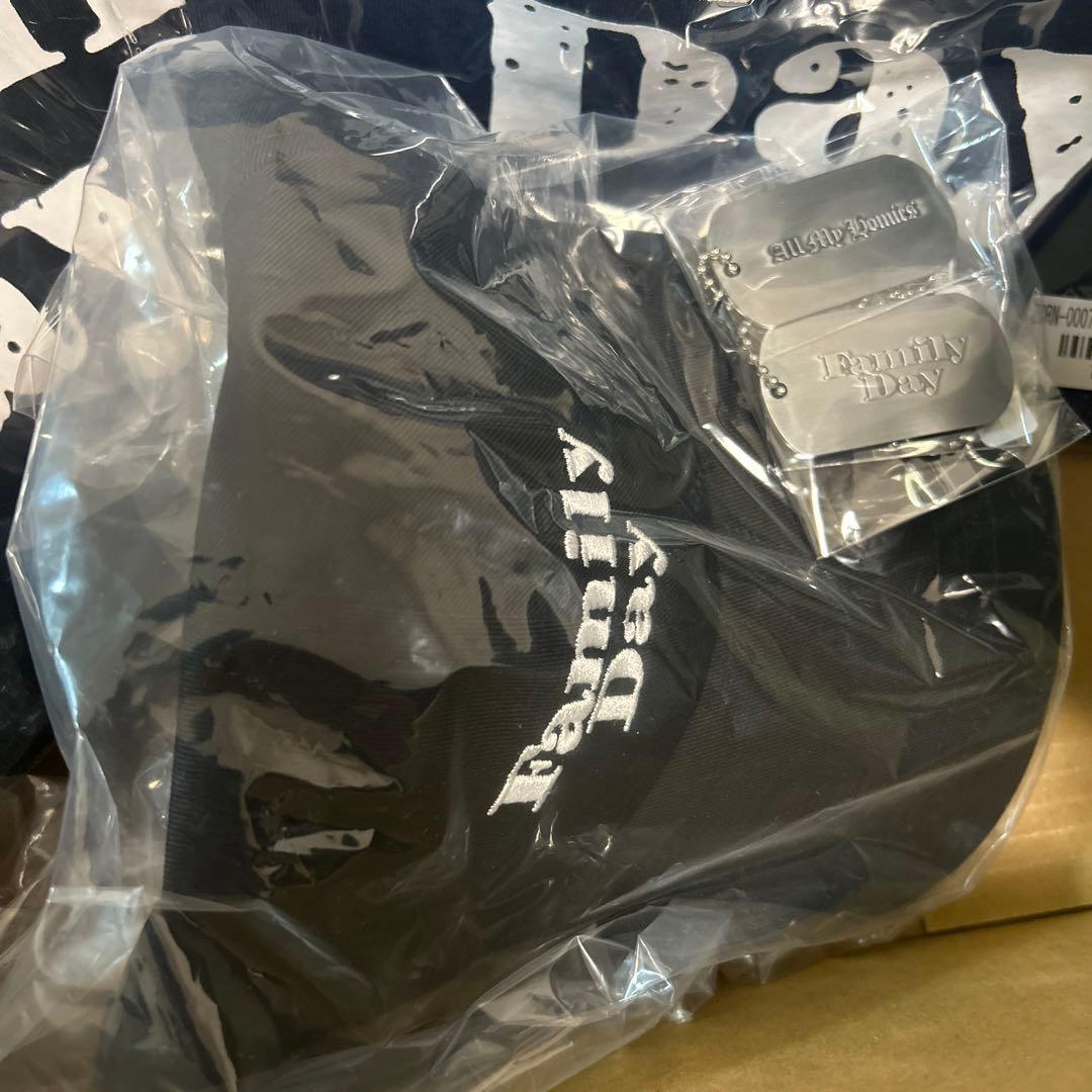 ZORN OZROSAURUS Family Dayグッズ　ドッグタグおまけ付