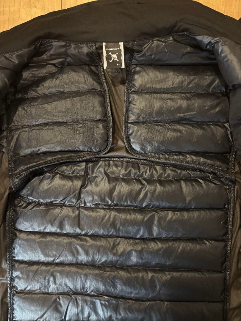 チャイまま専用。美品 Oakley スカル メンズゴルフジャケット 黒