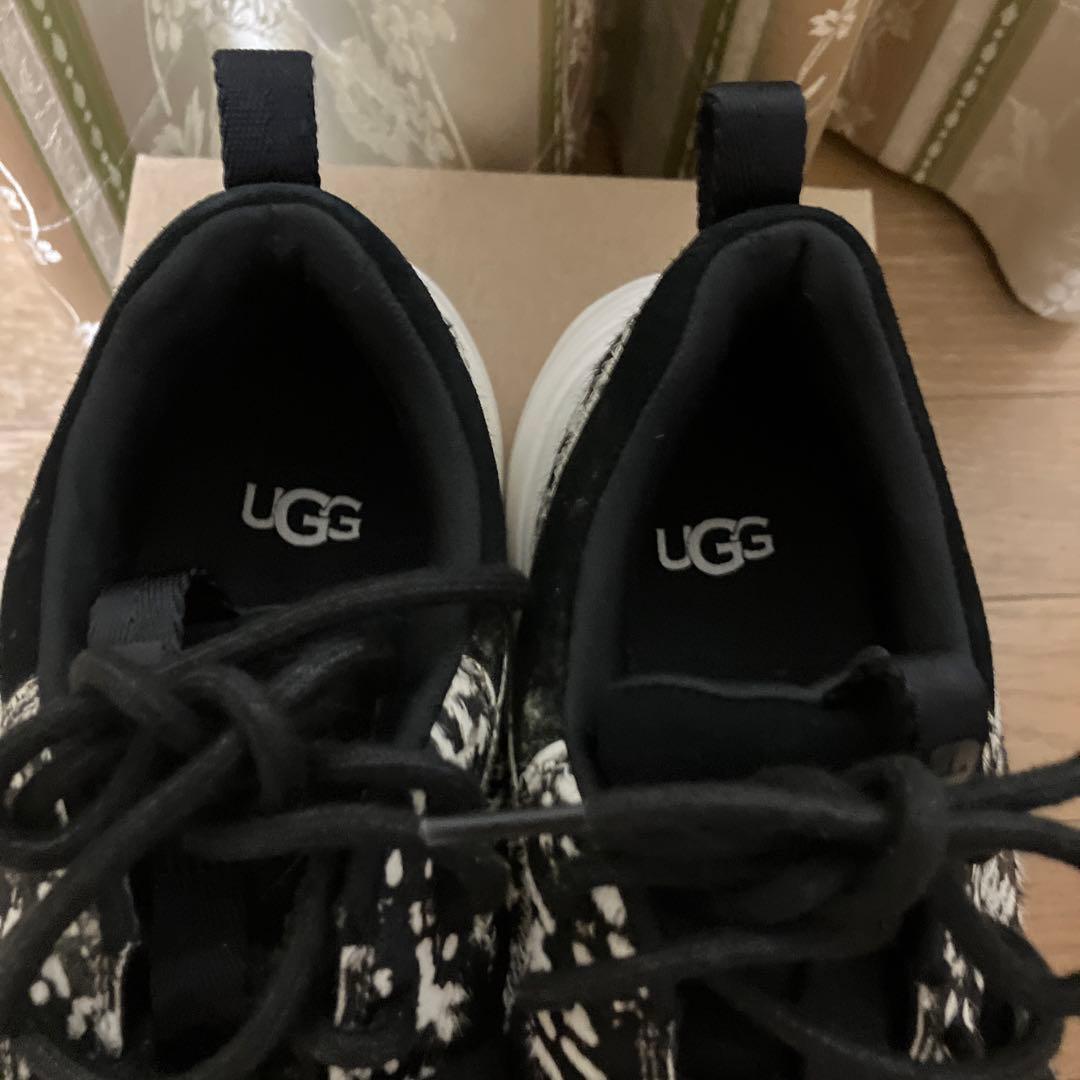 最終価格　UGG アニマルプリント スニーカー