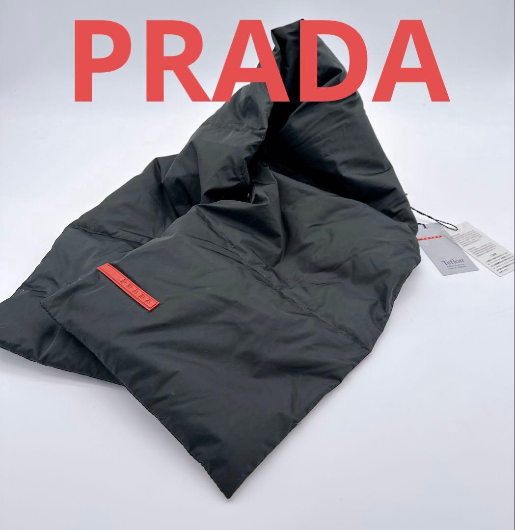 新品タグ付☆プラダ　ロゴマフラー　ナイロン　ストール　ダウンマフラー未使用美品