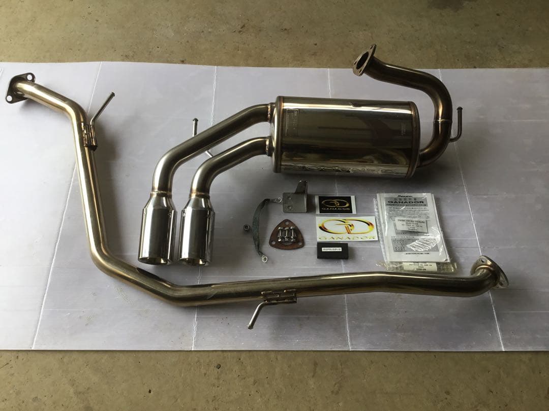 ★カローラクロスZVG15(4WD)用GANADOR マフラー 中古美品★値下げ