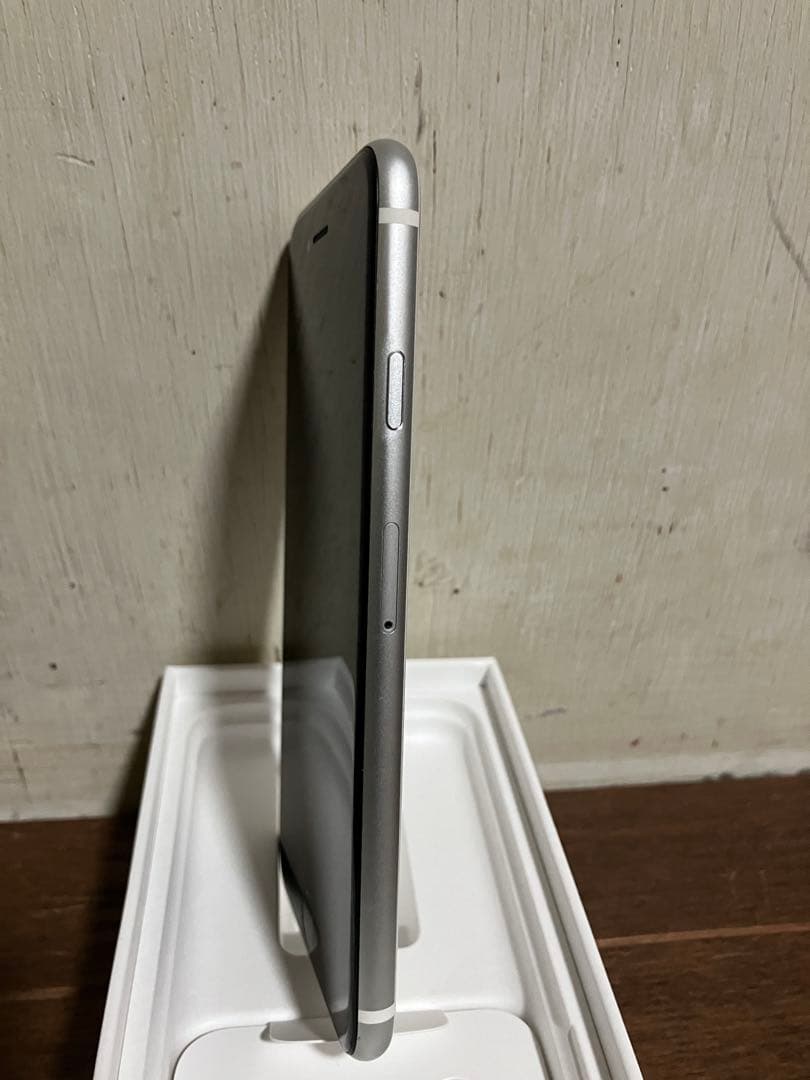 【 早い者勝ち！】 128GB ✧ 美品 iPhone SE2 SIMフリー