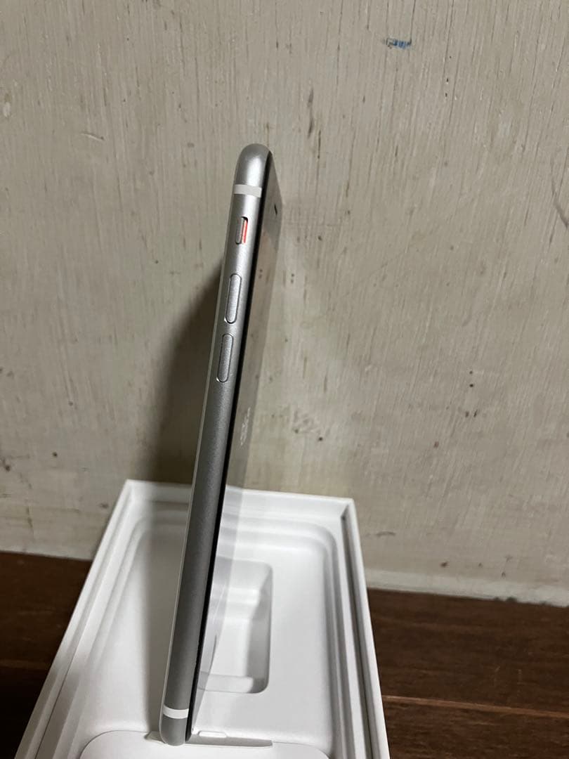 【 早い者勝ち！】 128GB ✧ 美品 iPhone SE2 SIMフリー