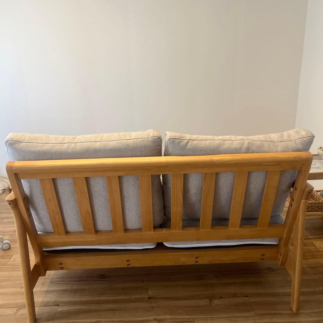 【美品】耐久性にこだわったクッションの木フレームソファー　2人掛け