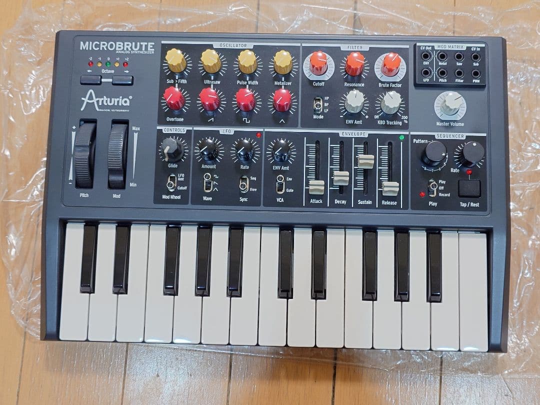 Arturia MicroBrute アナログシンセサイザー