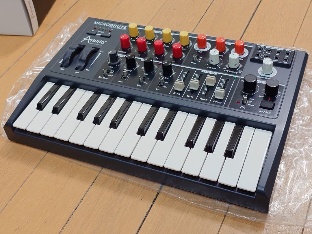 Arturia MicroBrute アナログシンセサイザー
