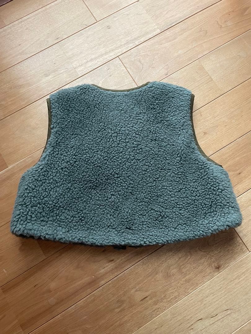 kmcp. epa リバーシブルショートベスト　ボア　ダウンベスト