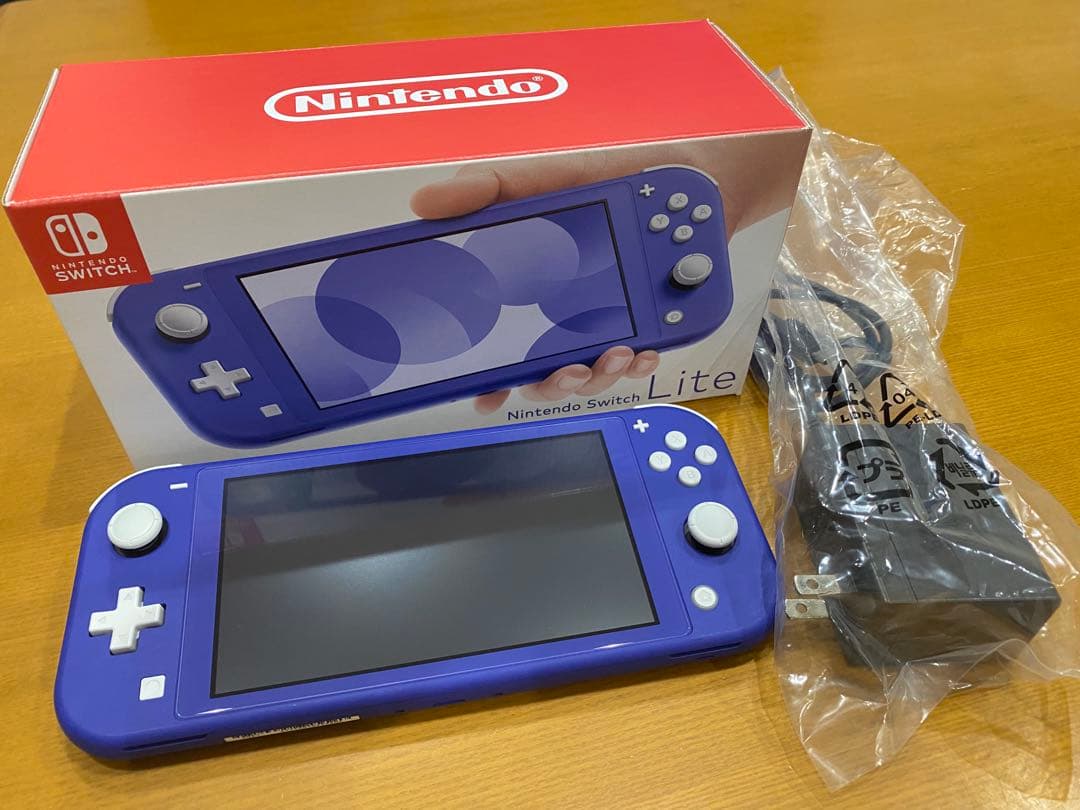 美品！Nintendo Switch Lite 青　本体 ACアダプター付き