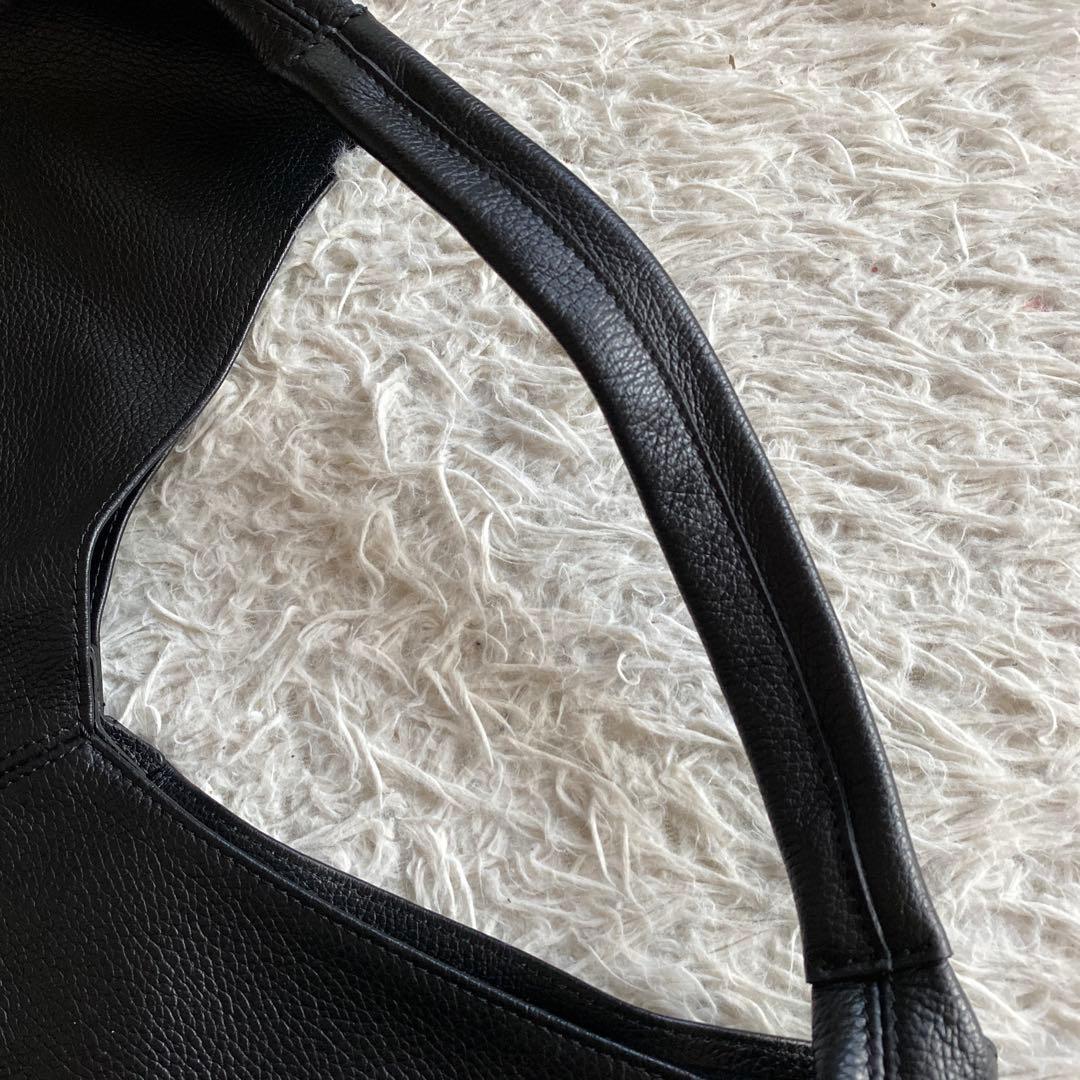 ドットAULENTTI レザートートバッグ　くろ