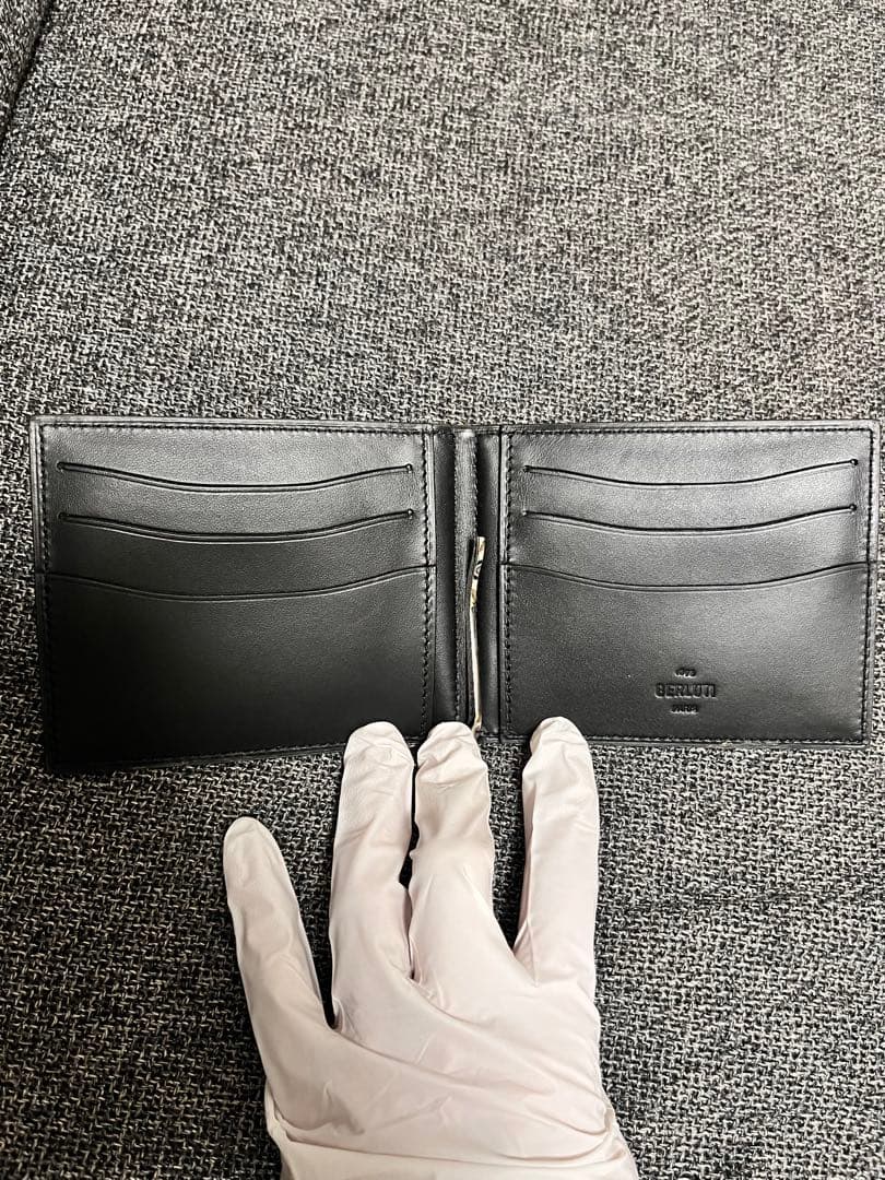 BERLUTI レザー 二つ折り財布　マネークリップ