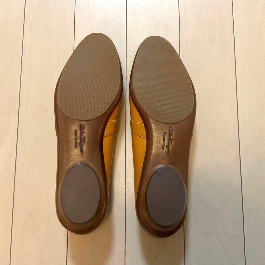 フェラガモ　オードリー　7 (24センチ)