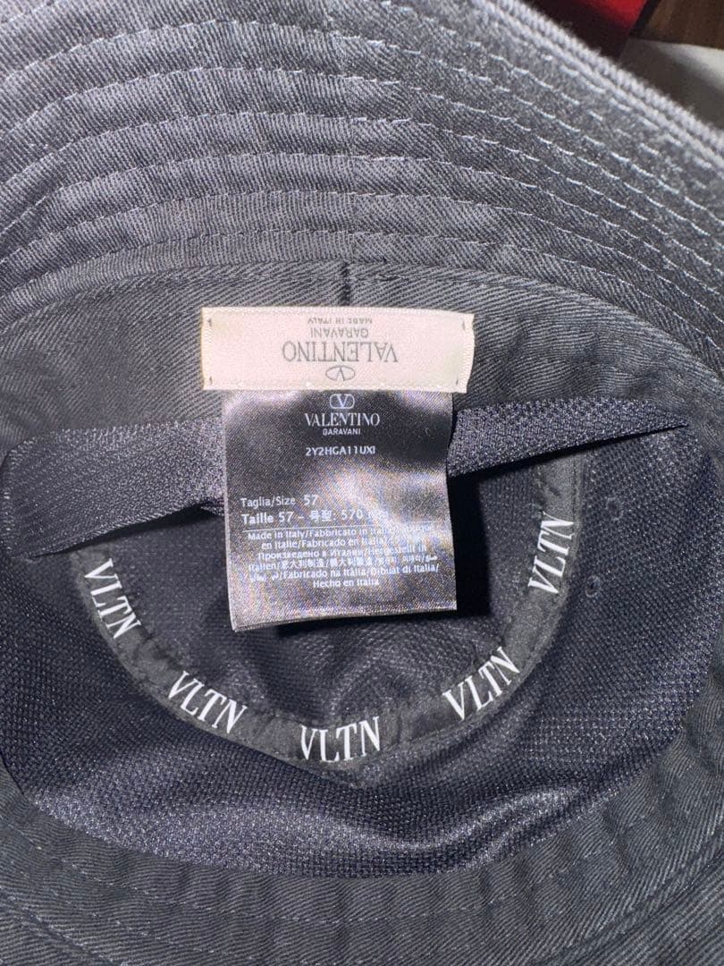 VALENTINO VLTN バケットハット 57ブラック