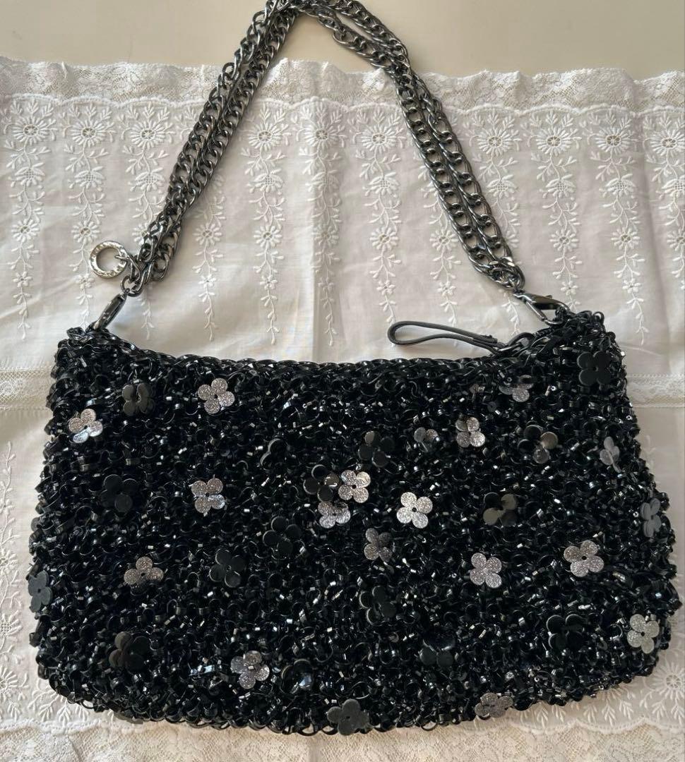 新品 未使用 お花のモチーフが可愛いワイヤーチェーンバッグ ANTEPRIMA