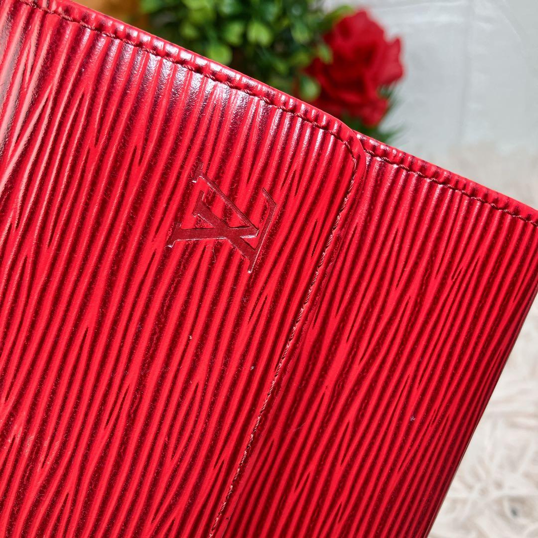 極美品 ルイヴィトン エピ ポシェット ポルトモネ クレディ 長財布 レッド