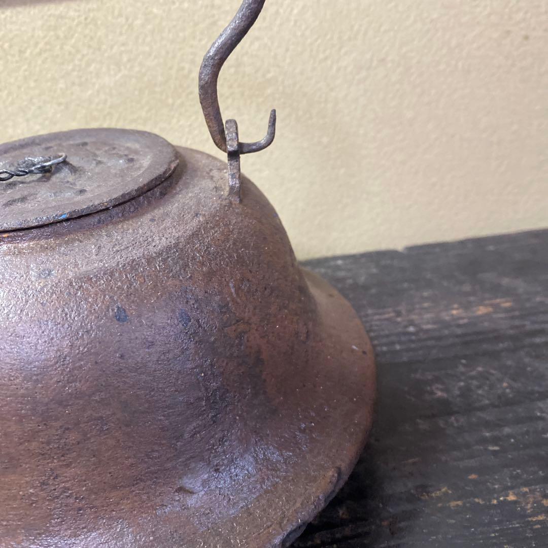 江戸時代　波ウサギ桜チラシ鉄瓶