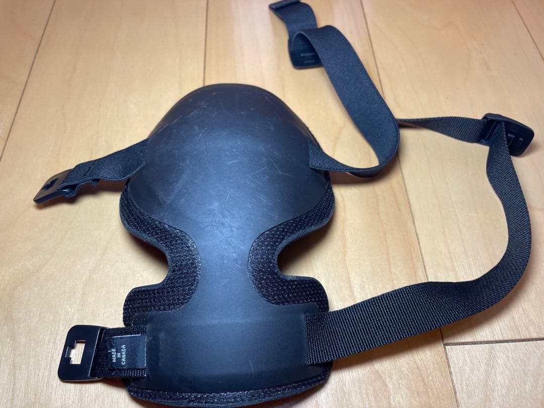 実物　Arc'teryx(アークテリクス)　ニーパッド　黒