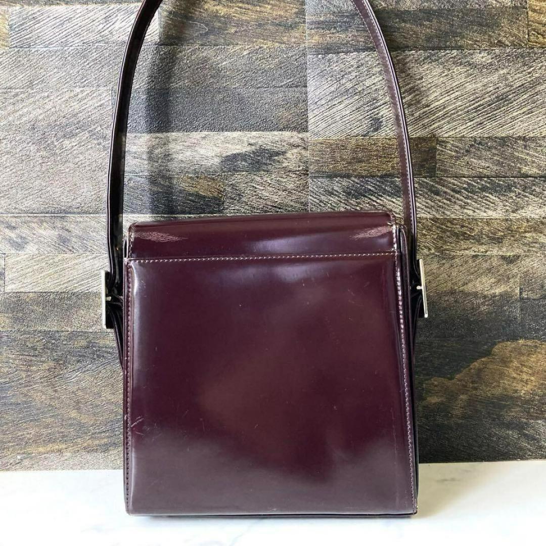 イブサンローラン 肩かけ ショルダー エナメル パテントレザー ブラウン