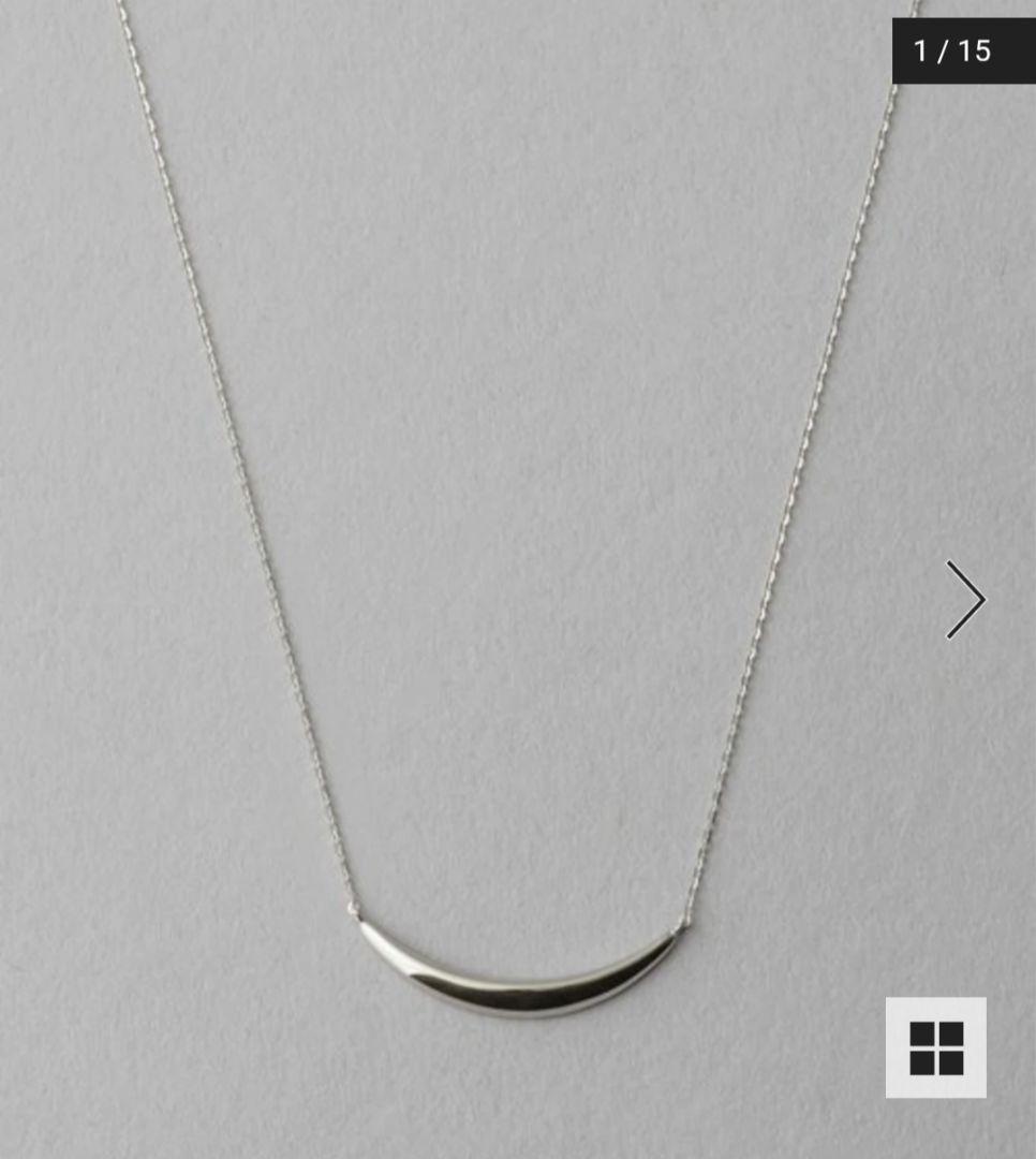 ete クレセントムーンネックレス　プラチナ