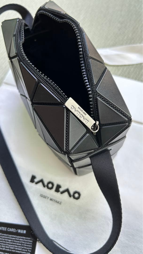 未使用 バオバオ　イッセイミヤケ　 ショルダーバッグ 黒 ブラック キューボイド